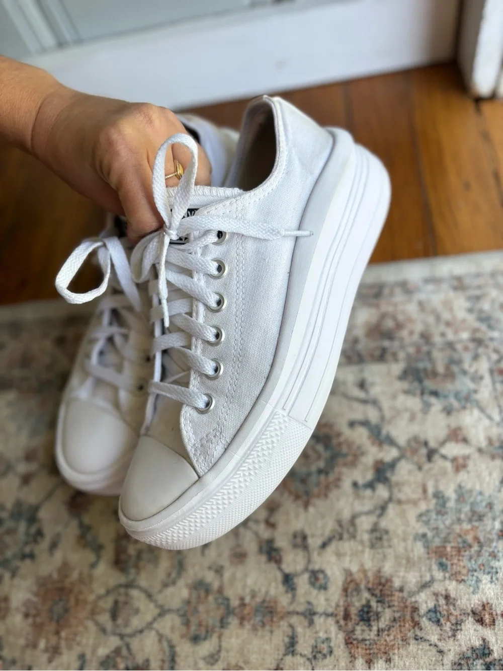 Women’s Lowtop Platform Converse White Canvas Size 8 - Picture 5 of 8